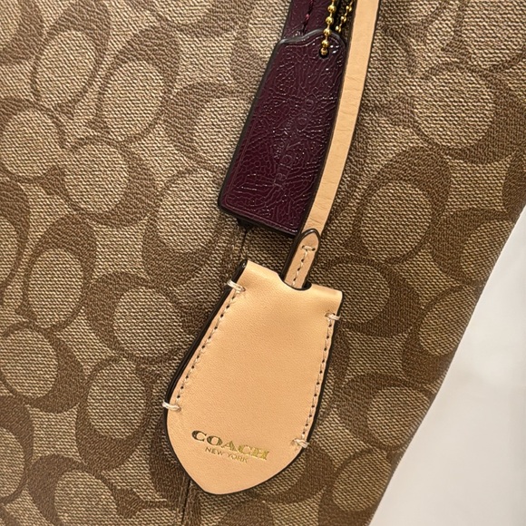 Coach Bag Large Brown Signature Leather Purple Patent Leather Trimmed Tote - Picture 8 of 17